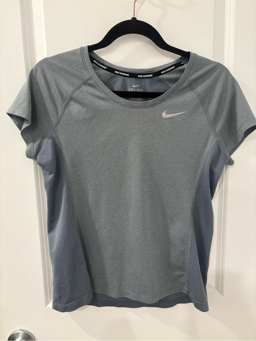 Nike Women's Light Gray Short Sleeve Dri-FIT Tee